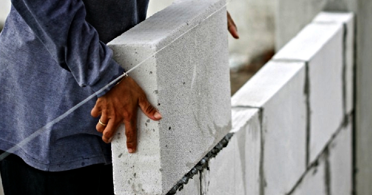 بلوک aac یا بتن هوادار اتوکلاو شده Autoclaved Aerated Concrete نوع خاصی از بتنهای سبک متخلخل است.
